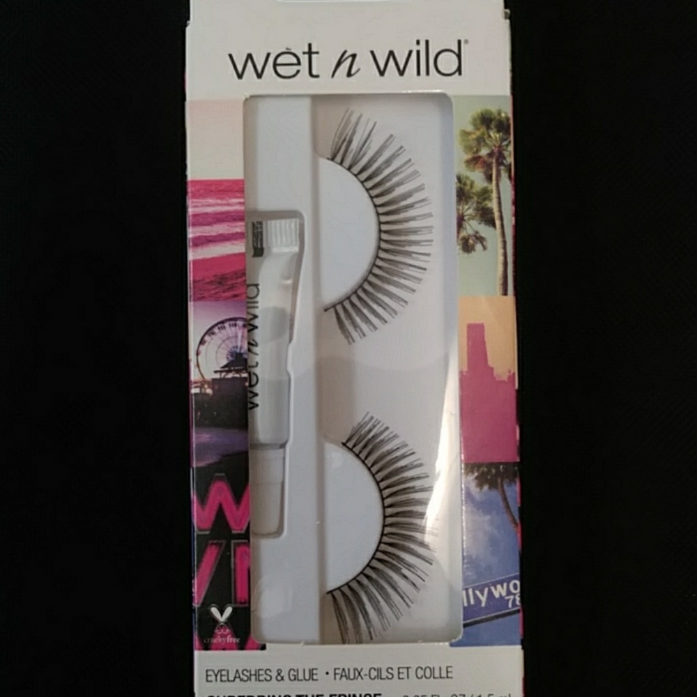 Eyelashes w glue